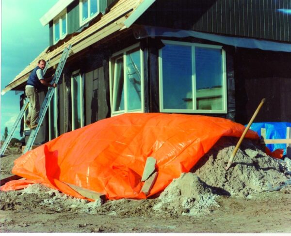 PE oranje dekkleed met aluminium bevestigingsogen - Afbeelding 4