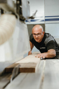 Hout en plaatmateriaal zagen wij voor jou op maat